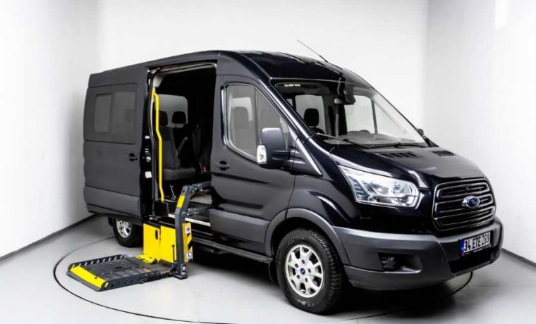 Fourgon Ford Transit accessible aux fauteuils roulants